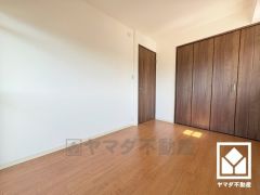 全居室に窓がございます。明るい陽光がたっぷり差し込む心地よい生活空間です。