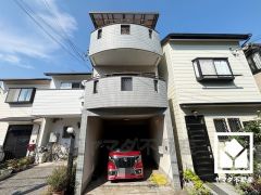 「ライフ武庫川店」まで徒歩3分、「ココカラファイン阪神武庫川店」まで徒歩6分など、お買い物施設が徒歩圏内に複数あり便利な住環境です。