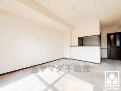 シンプルで美しいデザインのリビングが、毎日の生活に彩りを添える。