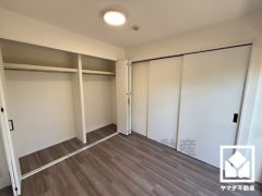 大きなクローゼットなので整理整頓しやすいです。