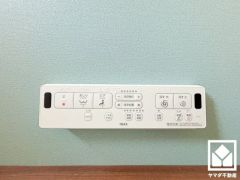 温水洗浄便座付きで、季節を問わずいつでも温かい便座をお使いいただけます。