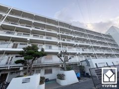 白を基調とした清潔感のある外観。帰るたびに安心感を感じられる佇まい。