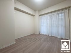 約5.3帖の洋室です。お子様のお部屋などにも丁度良い広さです。