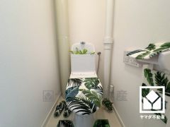 明るく清潔感溢れるトイレです。