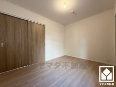 リビングに隣接しており、一体利用も可能です。