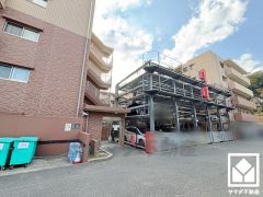 突然の来訪時でも安心なモニター付きインターホンを完備。お留守番中のお子様でも簡単に来訪者の確認ができます。