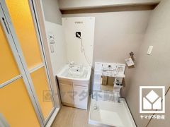 収納付き洗面台の為スッキリお使い頂けます。