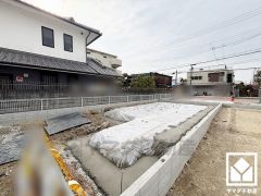 浴室暖房乾燥機付き。真冬の寒い浴室を暖かく、また雨の日の洗濯物の乾燥にと多用途に活躍する機能です。