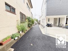 バルコニーにはスロップシンクもございます。汚れやすい作業を、室内を汚さず行えるので、生活空間を清潔に保つことができます。