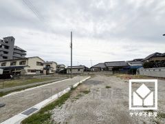 全居室に南側採光の窓がございます。明るい陽光がたっぷり差し込む心地よい生活空間です。