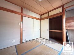 リビングに隣接している為、開放感がある空間です。