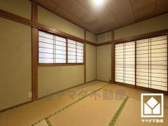 約6帖の2階洋室です。バルコニーにつながるお部屋で、通風・陽当たり良好。