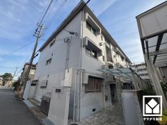 心地よい空間が広がるリビングで、家族みんなが快適に過ごせる時間を提供。