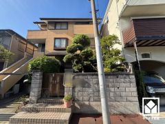 敷地面積約48.65坪と大変広々しており、建て替え用地としてもご検討いただけます。