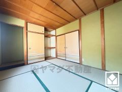 押入にはお客様用の座布団や寝具も収納可能です。