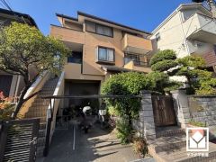 1階・2階とも浴室には小窓が付いているので明るく、こもりがちな湿気もすぐ取り除くことができます。