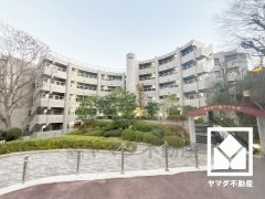 南北両面バルコニーで陽当たり、風通し良好。バルコニーが2か所ございますので、お洗濯物をたっぷりと干す事ができます。