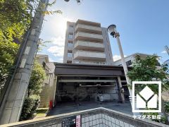 「関西スーパー苦楽園店」まで徒歩5分、「コープ苦楽園」まで徒歩9分など、お買い物施設が徒歩圏内に複数あり便利な住環境です。