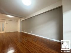 広々17帖のLDKが魅力。家族全員がリラックスできる、ゆったりとした快適リビングで温かい団らんの時間を。