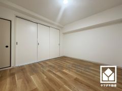 心地よい空間が広がるリビングで、家族みんなが快適に過ごせる時間を提供。