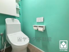 温水洗浄便座でいつでも快適な温度をキープできるので冬場でも安心です。