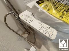 温水洗浄便座付きで、季節を問わずいつでも温かい便座をお使いいただけます。