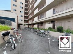 しっかり区画の整理された使い勝手の良い駐輪場です。
