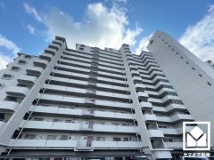 「セブンイレブン尼崎東難波町2丁目店」まで徒歩7分、「ファミリーマート尼崎三反田町二丁目」まで徒歩8分、「マックスバリュ東難波店」まで徒歩9分など、お買い物施設が徒歩圏内に複数あり便利な住環境です。