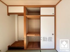 押入にはお客様用の座布団や寝具も収納可能です。