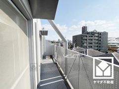 南向きバルコニーで陽当たり、風通し良好。たっぷりの洗濯物も気持ちよく乾きます。