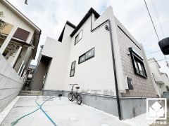 設計・建設住宅性能評価をW取得。耐震性、断熱性、省エネ性、劣化対策、維持管理・更新の容易性、空気環境、バリアフリー、防犯性など多岐に渡る国の定めた基準を満たした、高品質の住宅です。