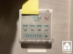 浴室暖房乾燥機付き。真冬の寒い浴室を暖かく、また雨の日の洗濯物の乾燥にと多用途に活躍する機能です。ご成約でヤマダポイントプレゼント中です。お問合せお待ちしております。