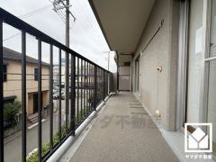 南側・東側の2面バルコニーで陽当たり、風通し良好。広々としているため、お洗濯物をたっぷりと干す事ができます。