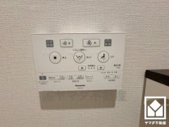 温水洗浄便座付きで、季節を問わずいつでも温かい便座をお使いいただけます。