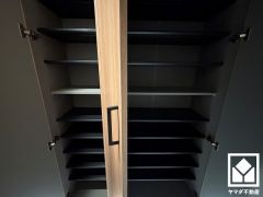 玄関にはシューズボックスを完備。家族の靴もしっかり収納できるので、玄関がいつも片付き、気持ちよくお客様を迎えられます。