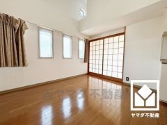 自然光を取り込む、開放感あふれる暮らし。隅々まで光が降り注ぎ、明るく心地の良い空間。