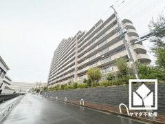 洗練されたデザインと堅牢な造り。美しさと安心を兼ね備えた、心地よい住まい。