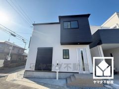 白を基調とした清潔感のあるモダンな外観。帰るたびに安心感を感じられる佇まい。