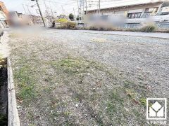 プラス300万円で完成宅地渡しも可能です。給排水、側溝整備、グレーチング、セットバック、道路舗装、境界ブロック、落下防止柵など。詳細は弊社スタッフまでお気軽にお問い合わせください。