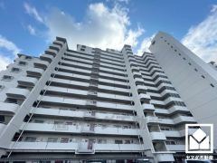 「セブンイレブン尼崎東難波町2丁目店」まで徒歩7分、「ファミリーマート尼崎三反田町二丁目」まで徒歩8分、「マックスバリュ東難波店」まで徒歩9分など、お買い物施設が徒歩圏内に複数あり便利な住環境です。