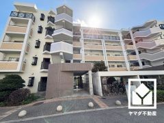 「高須小学校」まで徒歩7分。低学年のお子様も安心して通学していただけます。