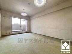 1住戸が2層に分かれたメゾネットタイプ。戸建て感覚でお住まいいただけます。