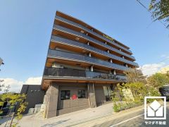 トイレは温水洗浄便座付きで、季節を問わずいつでも温かい便座をお使いいただけます。