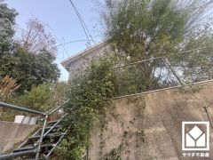 徒歩圏内に「北山貯水池」がございます。池のほとりには桜並木があり、春にはお花見が楽しめます。歩道も整備されており、四季折々の美しい景観を楽しみながらお散歩やジョギングなどの運動もできる住環境です。