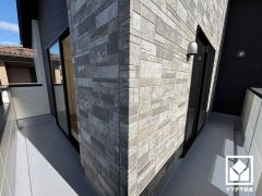 南向き・西向きの2面引き回しバルコニーで陽当たり、風通し良好。