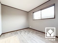 約6帖の洋室です。全居室6帖以上のゆとりある居住空間?で、広々お使いいただけます。