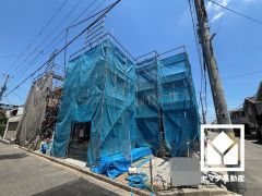 キッチンには床下収納があり、災害時の非常食や食料品のストックなどを保存できます。