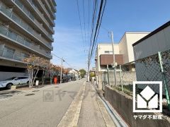 完成済みにつき、ご内覧可能となっております。当日案内も可能ですのでぜひお問い合わせください。事前にご予約頂きましたら、営業時間外のご案内等も可能です。お問合せお待ちしております。