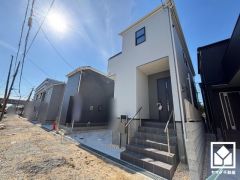 ZEH水準の高い省エネ性能を備えており、光熱費などのランニングコストを抑えられます。夏は涼しく、冬は暖かい、季節に関わらず快適に過ごせる住宅です。お問合せお待ちしております。