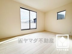 全居室フローリングでお掃除ラクラク。全居室収納もございますので、お部屋の広さを最大限に活用できます。